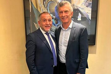 AleBenitoLT9's tweet photo. Lo hizo otra vez... https://t.co/lS1oUqlJ5h