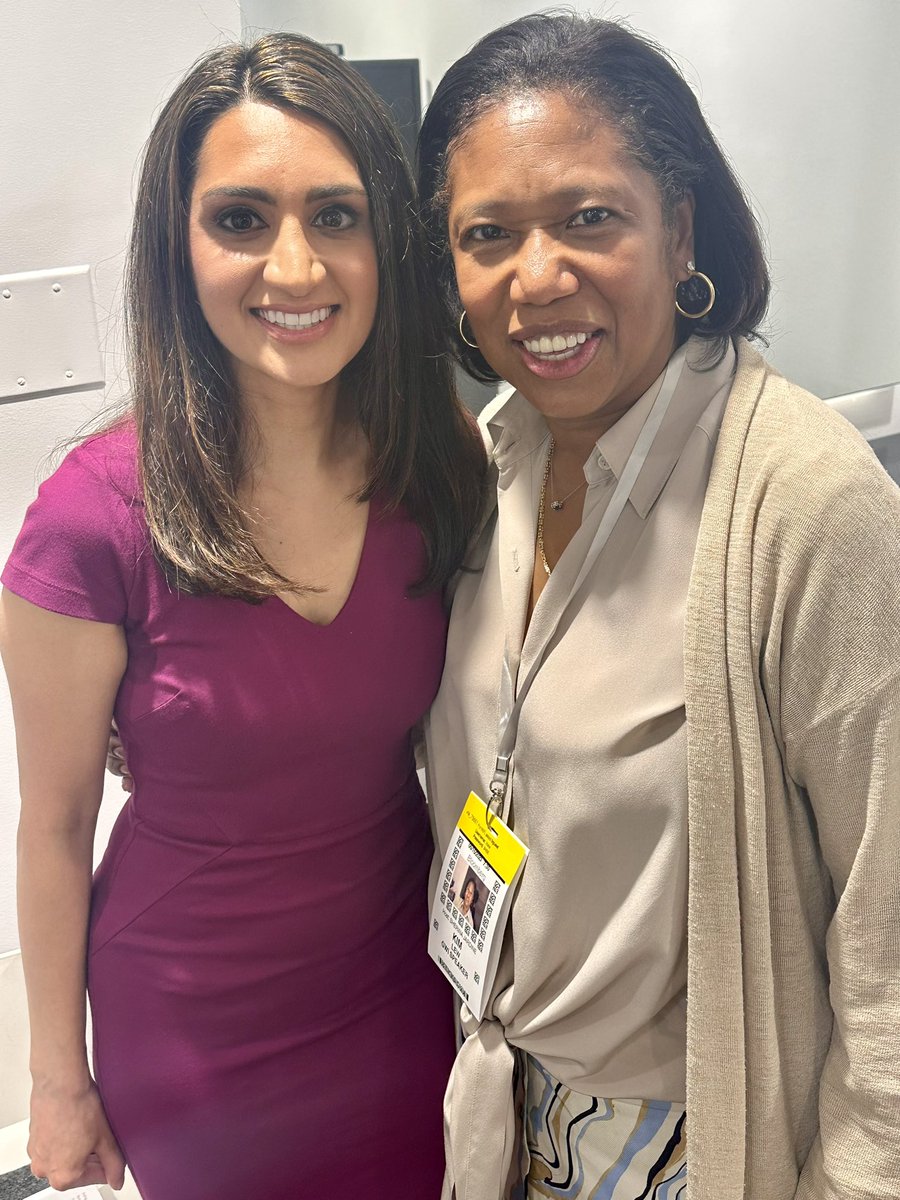 RitikaGuptaTV's tweet photo. In conversation with Kim Lew, CEO of @Columbia Investment Management for @GirlsWhoInvest at Bloomberg’s HQ. 

It was inspiring to hear her story &amp; advice to the GWI scholars, who join the industry from many different backgrounds. https://t.co/g4tcFUzcnx