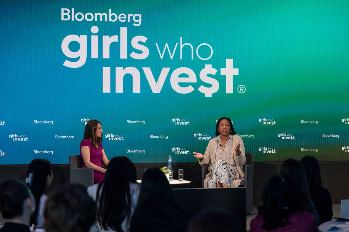 RitikaGuptaTV's tweet photo. In conversation with Kim Lew, CEO of @Columbia Investment Management for @GirlsWhoInvest at Bloomberg’s HQ. 

It was inspiring to hear her story &amp; advice to the GWI scholars, who join the industry from many different backgrounds. https://t.co/g4tcFUzcnx
