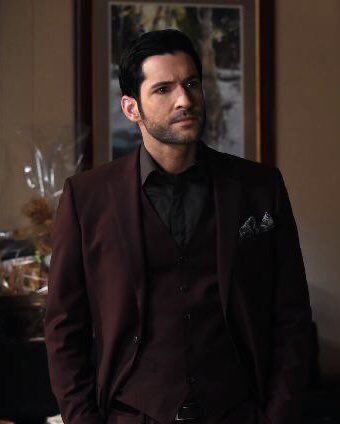 nicoap97's tweet photo. Lucifer off who’s taking it #caos #lucifer #LukeCook #TomEllis https://t.co/EZ3xTbbqj9