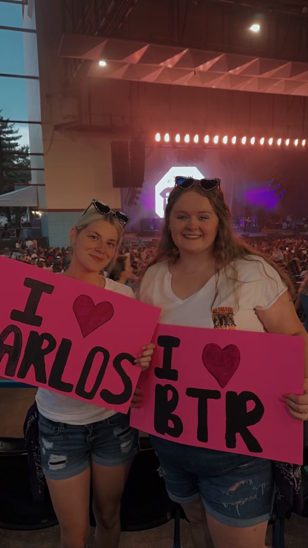 gbechtel101's tweet photo. @bigtimerush  My daughter is living her 13 year old dream tonight @riverbendpnc https://t.co/GXph0T4h89