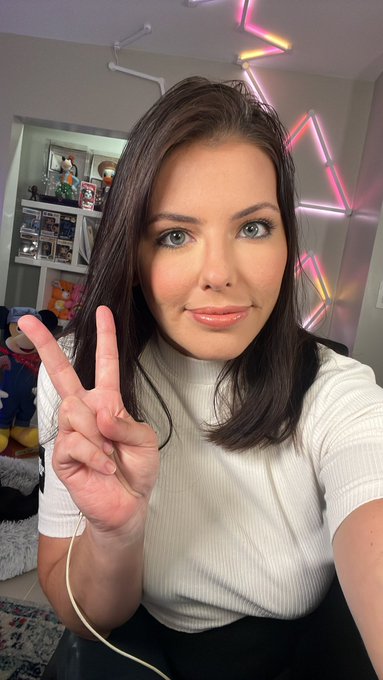 I’m live on @KickStreaming now guys! https://t.co/6Hbq58sW9b https://t.co/AksiQTwrls