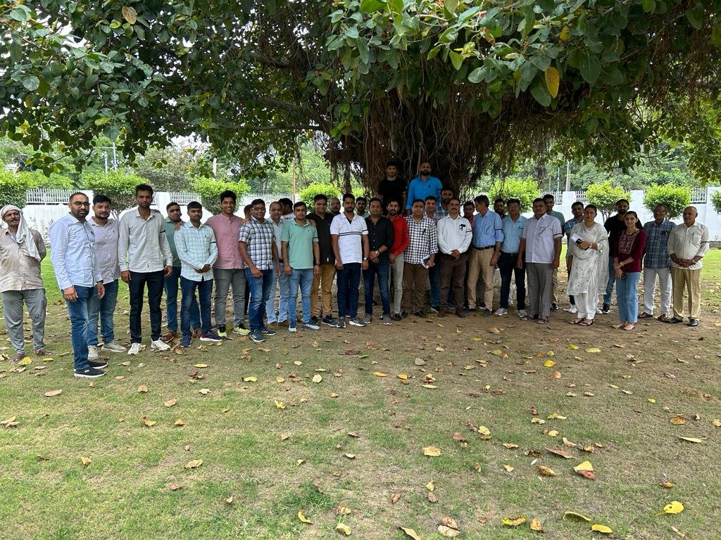 nehramohit391's tweet photo. #JEGP4800 #HRYJEPROTEST #BlackRibbonProtest
@mlkhattar @BJP4Haryana @cmohry https://t.co/Kgbdj8wpDm