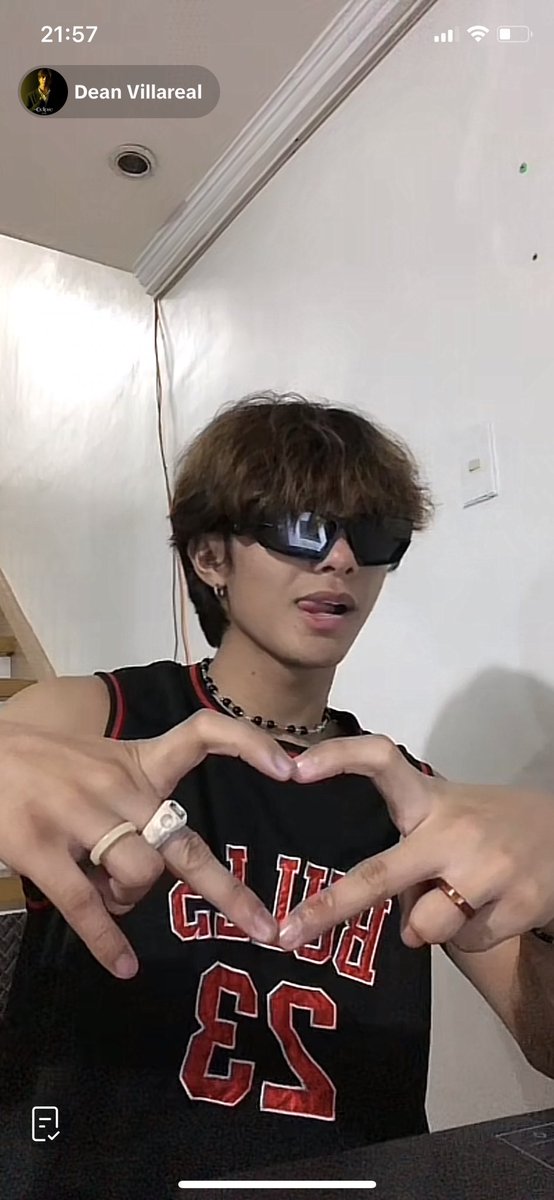 pitsapay_'s tweet photo. Fave pose ni @eclipse_dean 🥹🥹🥹🫶🏻✨ chootichooti 

HAPPY 15K STREAMS YAP 
#Eclipse_YanAngPinoy
@Eclipsemusicph #EclipsePH https://t.co/piUnivbExS