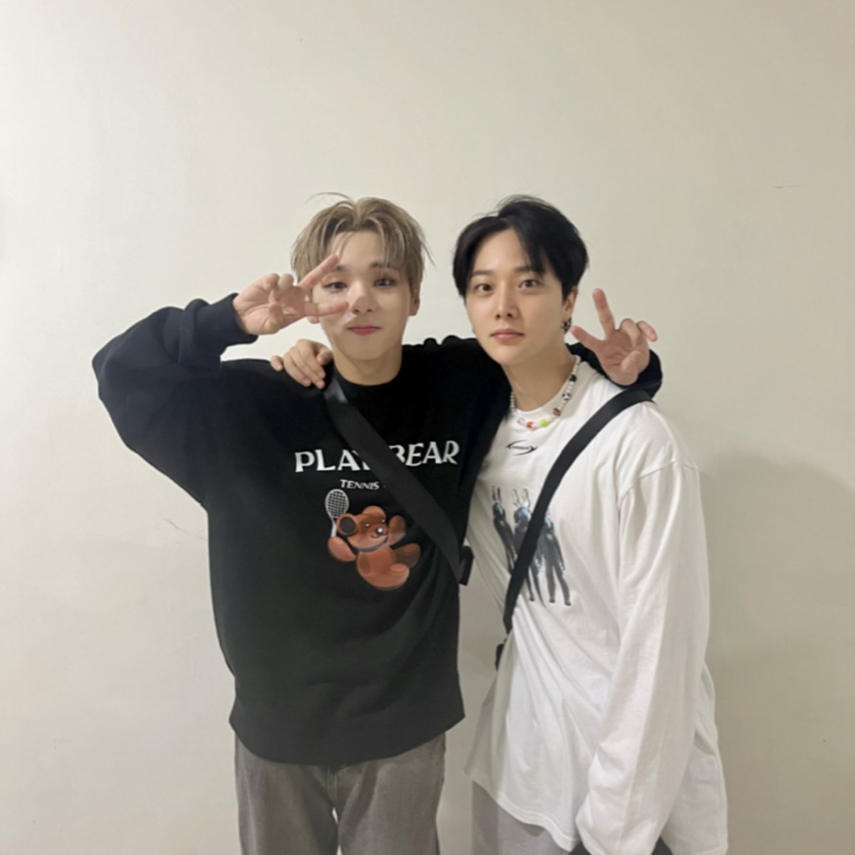 [#더블디]

항상 형들 무대는 👍
#vanner #peaktime #PEAKTIME_CONCERT