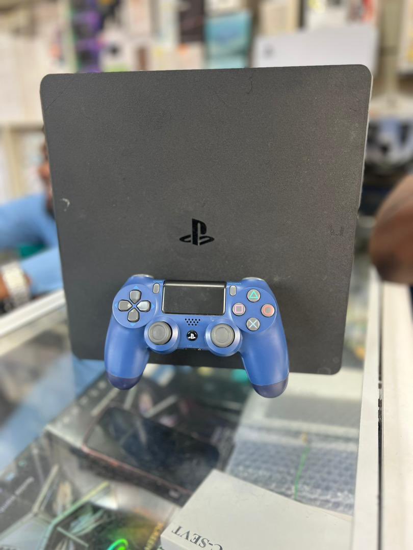 MCITY Ghana on X: PS4 USED DEALS PS4 Pro 1TB: 2,600 cedis PS4 Slim 1TB:  2,550 cedis PS4 Slim 500GB: 2,400 cedis Comes with a controller each. Comes  with 5 installed games