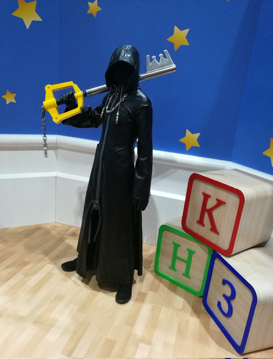 Any excuse to post this cosplay photo again.

It's me. Hexx.