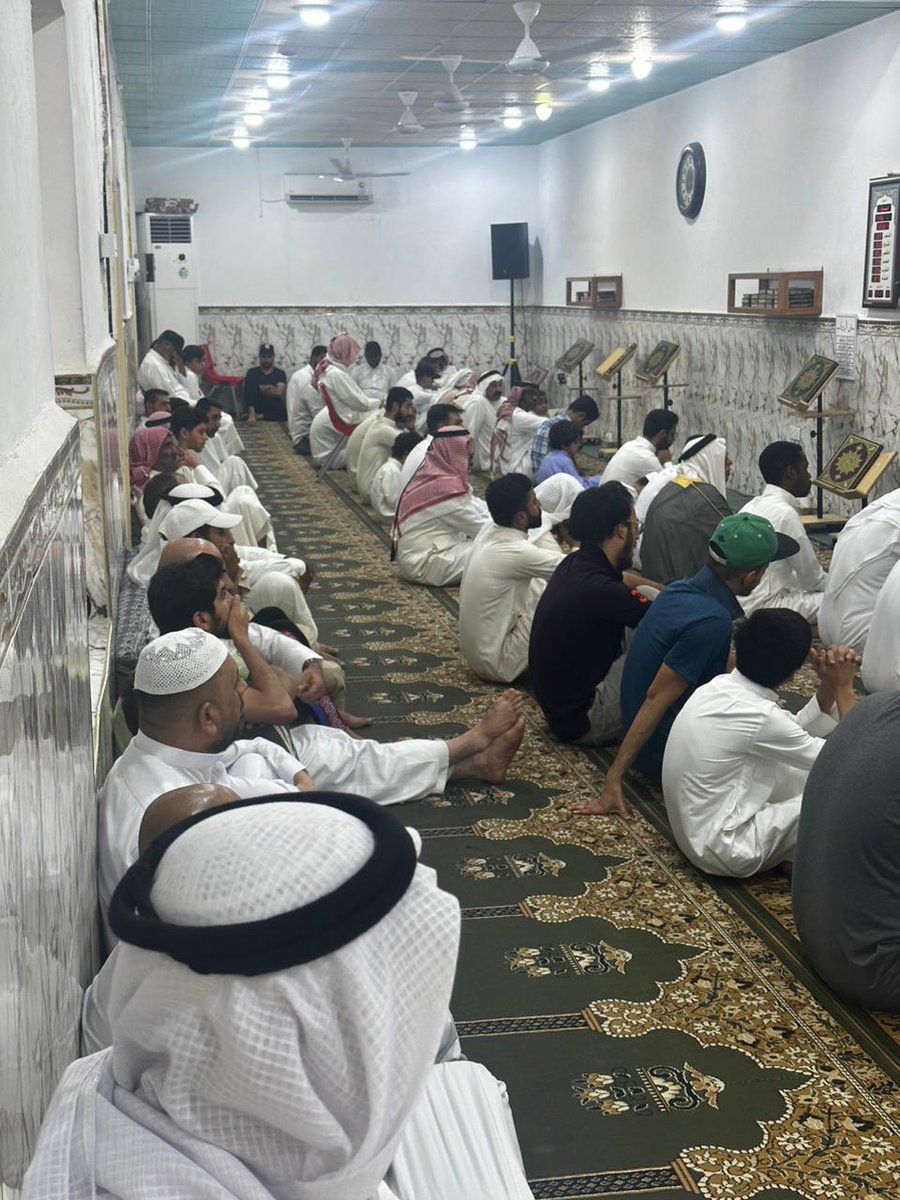 DarBasra's tweet photo. وقائع صلاة وخطبة الجمعة في جامع الخضيري في قضاء الزبير بإمامة سماحه الشيخ ناصر الدرويش مدير مكتب العلاقات في دار الإفتاء العراقية في البصرة والتي كانت بعنوان اهميه الوحده بين المسلمين وحادثة حرق القران https://t.co/WTTvwsm7uO