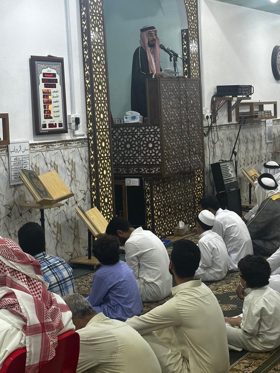 DarBasra's tweet photo. وقائع صلاة وخطبة الجمعة في جامع الخضيري في قضاء الزبير بإمامة سماحه الشيخ ناصر الدرويش مدير مكتب العلاقات في دار الإفتاء العراقية في البصرة والتي كانت بعنوان اهميه الوحده بين المسلمين وحادثة حرق القران https://t.co/WTTvwsm7uO
