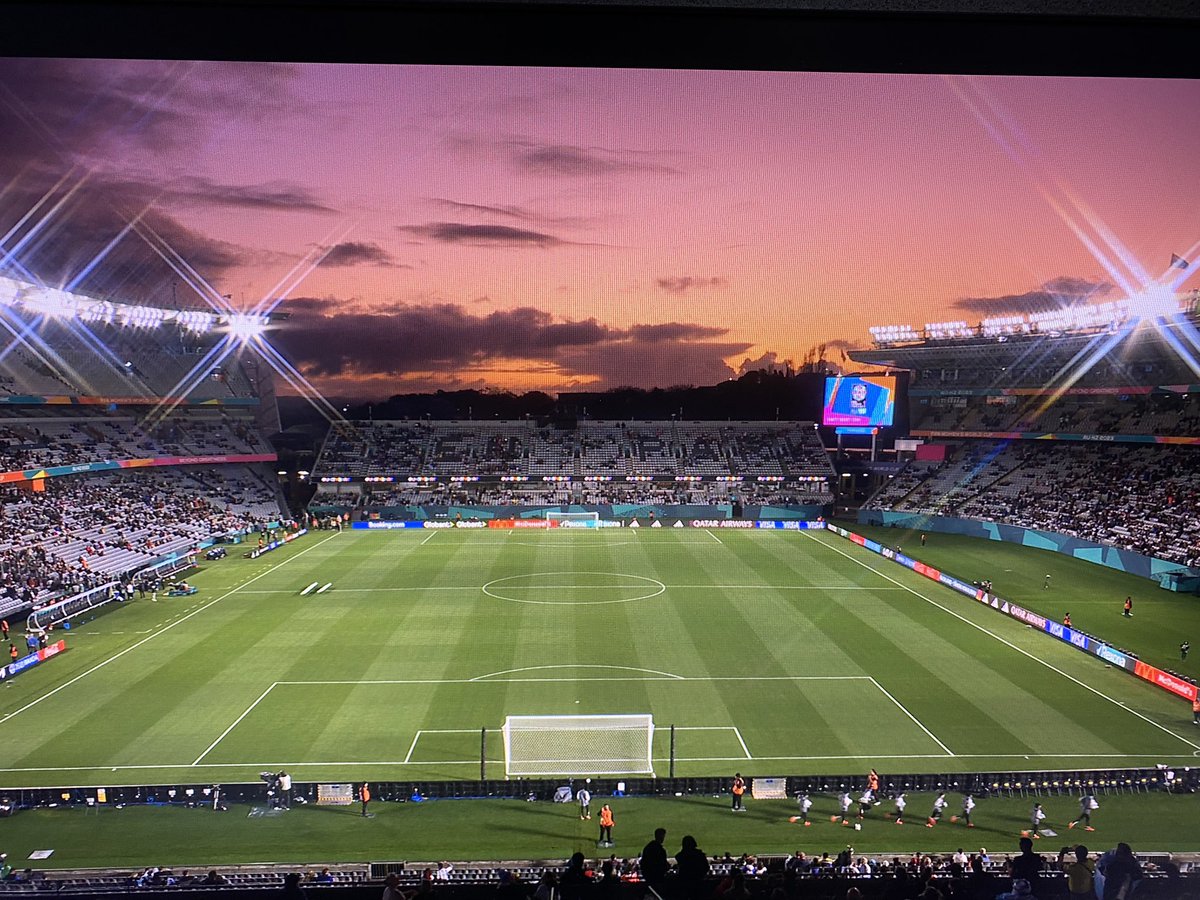Lovely sunset over Eden Park (sadly only on a monitor) for my first #fwwc2023 game of the day, #itaarg, on the world feed with @Wilsonfooty