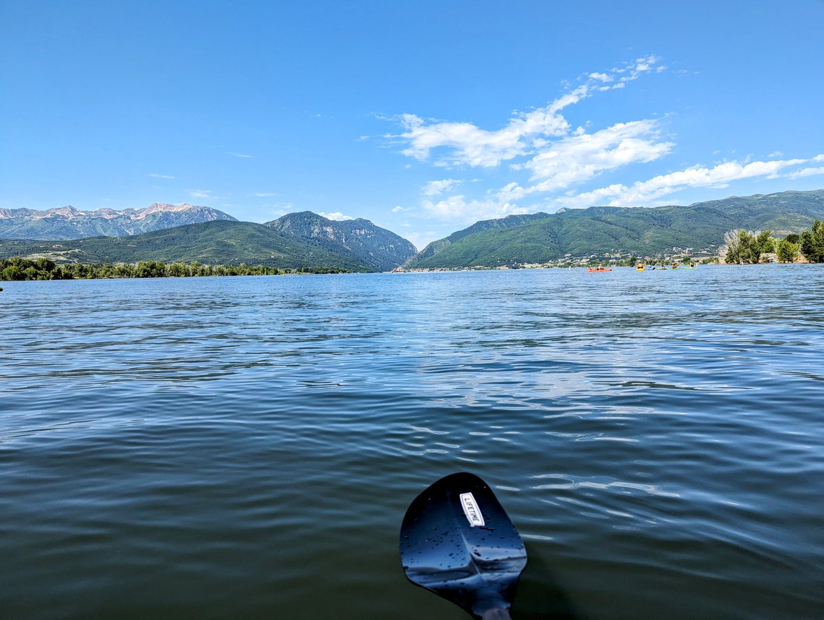 Borrowed our friend's @Lifetime kayak and it was a dream come true. Unbelievable quality their kayaks are, I'm still so impressed. Such a wonderful day 🌞