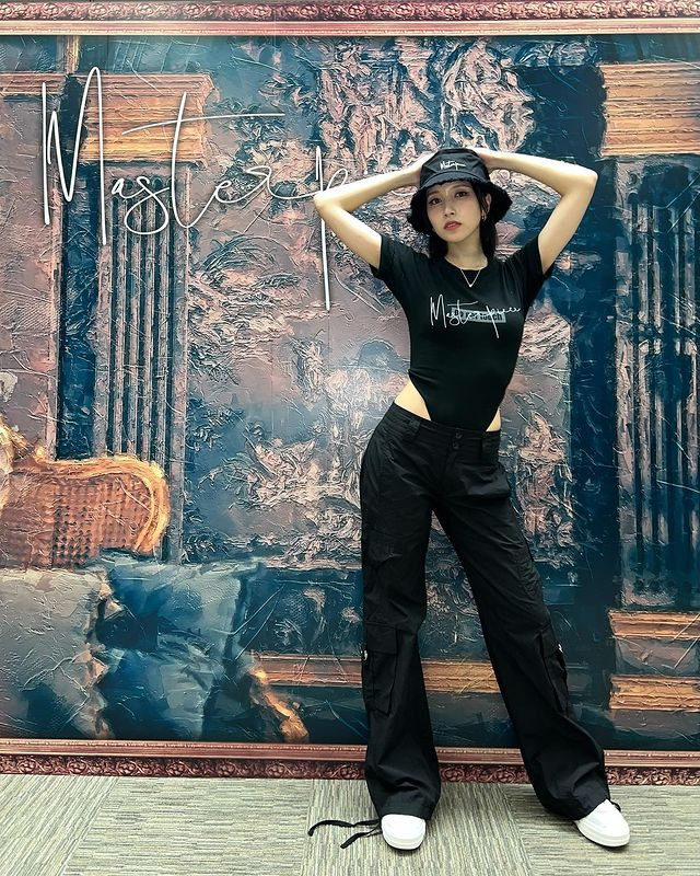 myouiments's tweet photo. 230724 mina instagram update

"MISAMO🔥"

#미나 #MINA #ミナ #TWICE #트와이스 #MISAMO https://t.co/kwpfTQpujF
