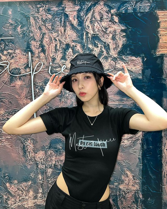 myouiments's tweet photo. 230724 mina instagram update

"MISAMO🔥"

#미나 #MINA #ミナ #TWICE #트와이스 #MISAMO https://t.co/kwpfTQpujF