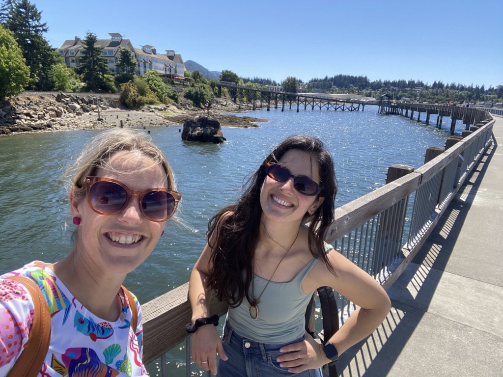 Well, @catiajafreitas and I have made it to Bellingham 🇺🇸 for @NatlMarineEd conference! First stop, a lovely sunshine walk to Fairhaven for lunch and tourist shopping! Bring on the rest of the week #oceanliteracy #marineeducation