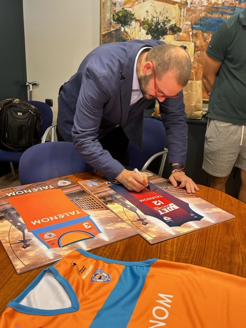 🏀 El Talenom <a href="/cbboetmaresme/">CB Boet Maresme Mataró</a>  presenta la temporada a la Lliga Femenina Challenge.

L’equip està preparat per l’ascens de categoria i es treballa per fer 2 o 3 fitxatges.

+Info: esportiumaresme.cat/talenom-boet-m…

<a href="/esportmataro/">Esports Mataró</a>