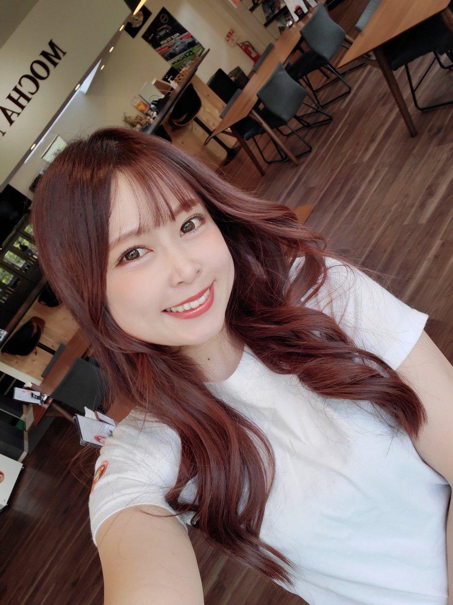 miku_hirose's tweet photo. おはよー！

今日はカフェで待ってるねぇぇ😎❤️

#cafe9560
#京都
#レースクイーンカフェ https://t.co/Kh85ga8mxD