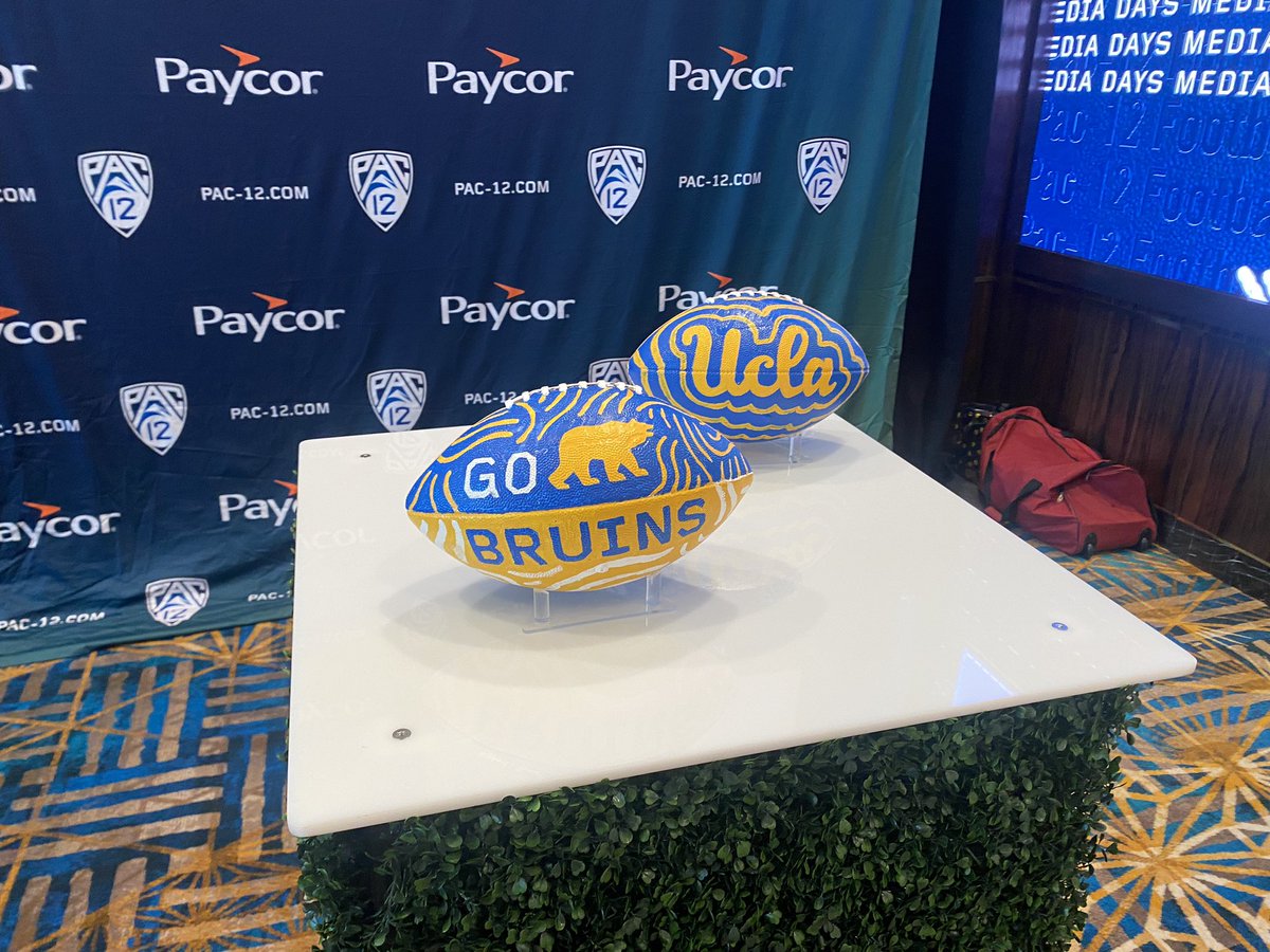 OzoGrande's tweet photo. @ArizonaFBall @CoachJeddFisch @jayden_delaura @LABowlGame @WSUCougarFB @CoachDickert @Cameron7Ward @UIWFootball @BeaverFootball @Coach_Smith @ClemsonFB @DJUiagalelei @antgould_ @Kitan_Oladapo @KalenDeBoer @UW_Football @Dale_Football @Ejay1up @themikepenix @Ulofoshio30 @pac12 @oregonfootball @CoachDanLanning @BoNix10 @SEC @CanesFootball @McCormick_Cam @ASUFootball @KennyDillingham @Chiefs @PatrickMahomes @Jclark21_ @Realrclark25 @tpolamalu @Wallace17_daKid @jharrison9292 @steelers @CalFootball @matthew_cindric @jackson_sirmon @StanfordFball @DeionSanders @CoachKellyBuffs @ShedeurSanders @NCAA @JacksonStateU @CUBuffsFootball Coach Chip Kelly praised the leadership @UCLAFootball QB @ChaseQB11 embodies & the love his teammates have for him. He’s a pillar of leadership in the NIL space & when he leaves @UCLAAthletics he’ll own a bachelor’s & 2 Master degrees. #tdsandtangents #UCLAfb #pac12mediaday #NIL https://t.co/f7mQUjhnun