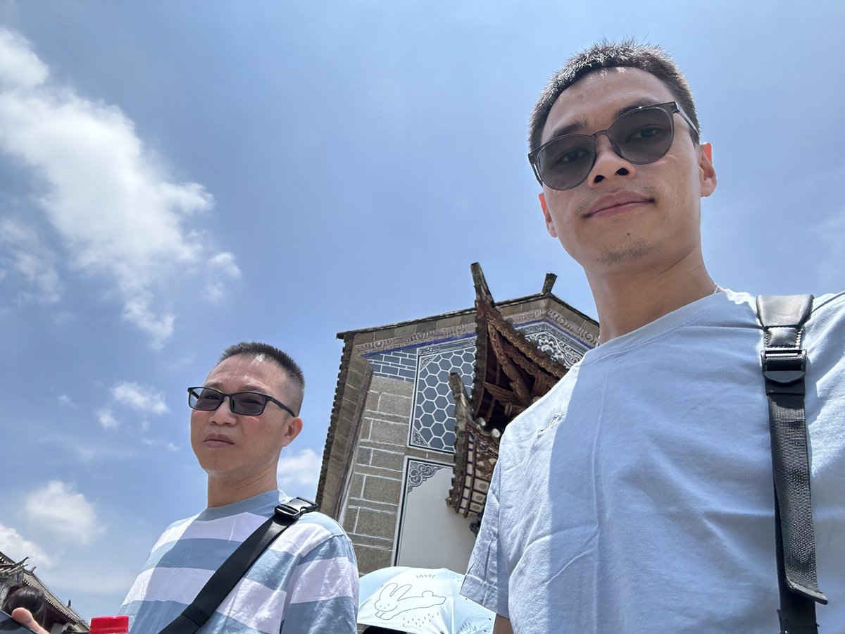 Garystend's tweet photo. 每次陪我回家陈先生都被晒伤 https://t.co/6P2Fz0Ctlc