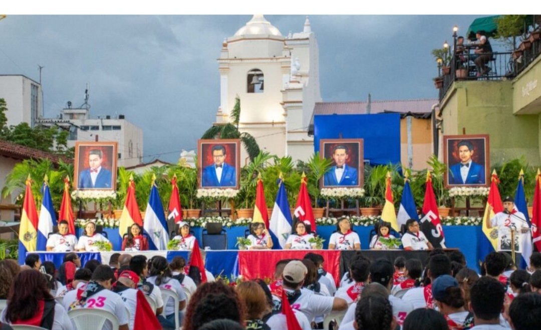 #23J1959 
Vivan los estudiantes y nuestro héroe y Martires del #23de
 julio1959#CUUN1914
❤️🖤
#6423SiempreMasAlla