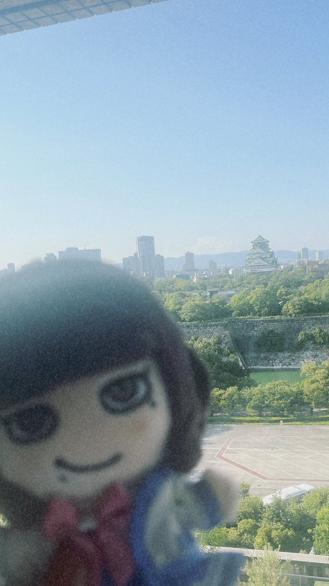 ____mr02's tweet photo. オーサカお邪魔してました！👟👞👢👡👠
大阪城見えるとこ泊まったんだけどまるこちゃんと一緒だと修学旅行みたいだね☺️🫰 https://t.co/dWL1hIk6AE
