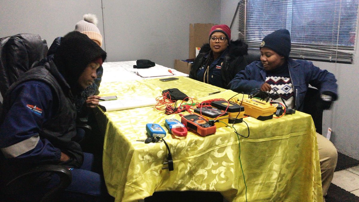 ElectricalTry's tweet photo. Wireman’s license and MV training, upskilling our staff members. This training is also offered to any interested electrical individual at a reasonable cost and flexible to accommodate the learner’s schedule. Dm to make a booking or call 0788128334 #Mbalula #Xolani https://t.co/gr2LVbHOcI