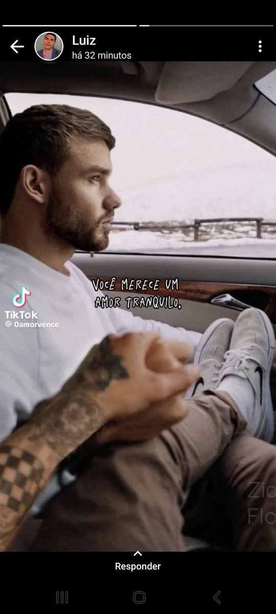 Gente fizeram vídeo emocional com uma montagem do liam e do zayn kkkkkkkkkkk