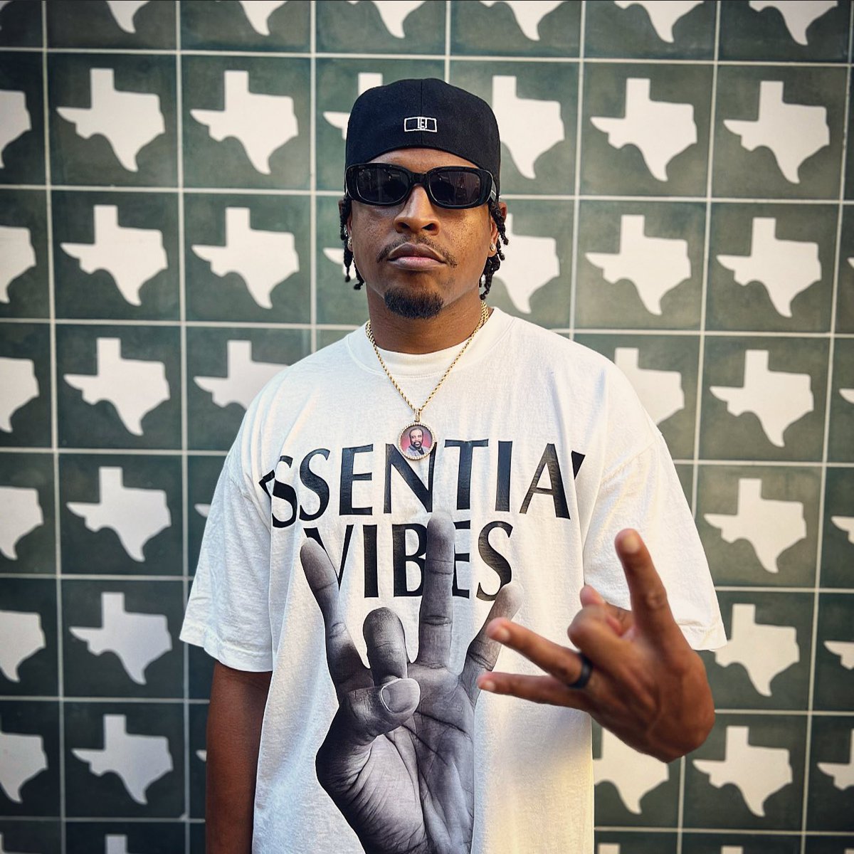 DEEPLY ROOTED. Triple D, TX