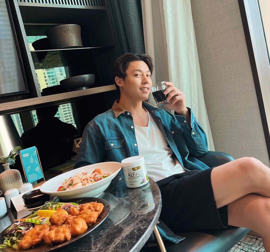 Cayla_Iris's tweet photo. พกไปทุกที่… ทำให้ทุกมื้ออาหารหนักๆของผมหายห่วง💚
#Alfachlorophyllplus
#Realelixir
#อัลฟ่าคลอโรฟิลล์พลัส
#หมากปริญ https://t.co/jzrUy6yFQI