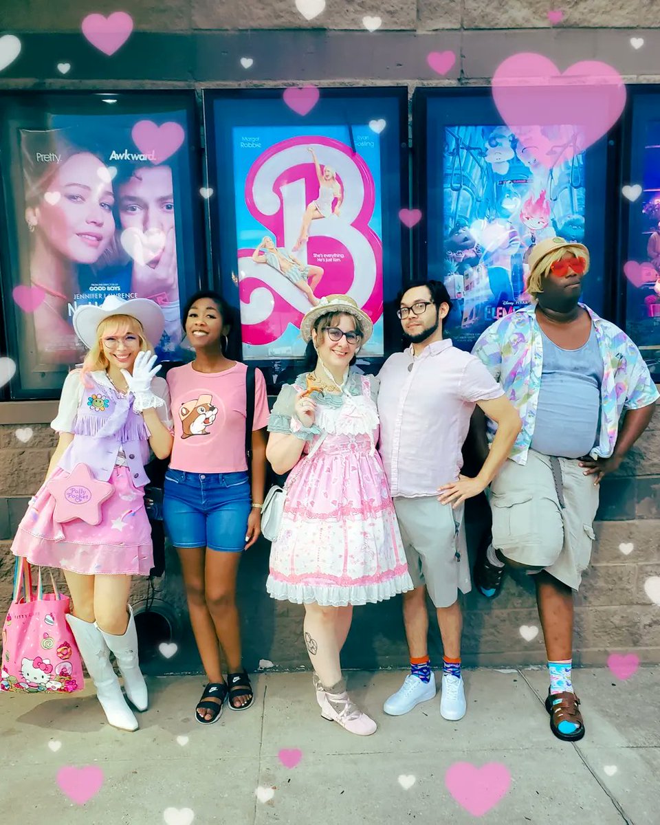 I went as pastel Western Barbie to see the moooovie🥰💖💜!! It was amazing ommmggg I need to go see it again!!! it was really cute how so many people at the theater dressed up!! HI Barbie hehehe 💖💖💖

 💖 #barbiemovie  #westernbarbie 💖 #barbiecore 💜   #HiBarbie #Barbie