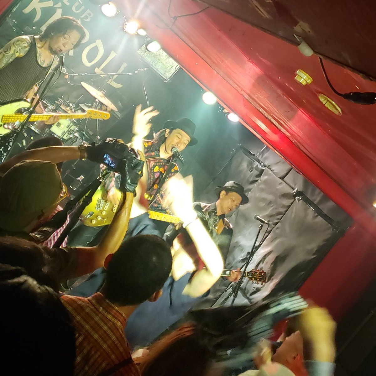 ishikoro44's tweet photo. 7/22(sat) CLUB ROCK'N'ROLL
#THEFLYDAY
好きな曲全部聴けて盛り上がって
めちゃカッコイイライブだった!! https://t.co/O7PRnuooBW