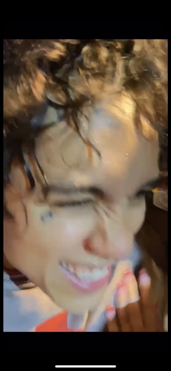 hayleighdossey's tweet photo. THAT IS IN FACT MY HAND ON DOMINIC FIKE. I WILL NEVER RECOVER. #dominicfike #dontstareatthesun
#redhatamphitheater https://t.co/fRZN8fWUPc