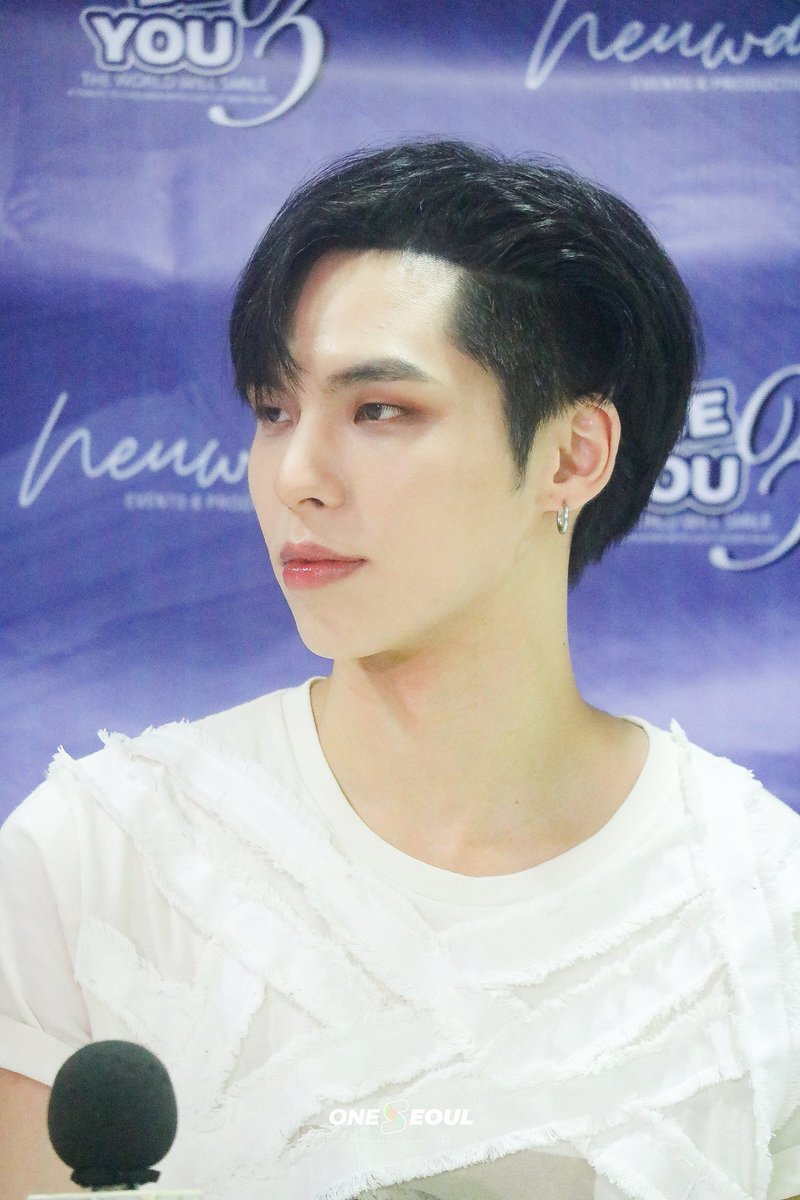 kimseunghunny's tweet photo. lee byounggon 💙
• stage name is bx
• leader and main rapper
• boses palang nakakainlove na
• PAG NGUMITI TO GAME OVER 🫠
• SOBRANG GWAPO NIYA IN PERSON ‼️‼️‼️‼️
• nahatak niya kaming mga fix sa puder niya kahit may iba kaming bias hahahaha https://t.co/F5axgx1bmT