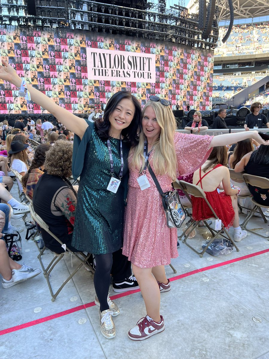 ❤️ my girl friend Kristen Lo for initiating Moms night out #SeattleTSTheErasTour