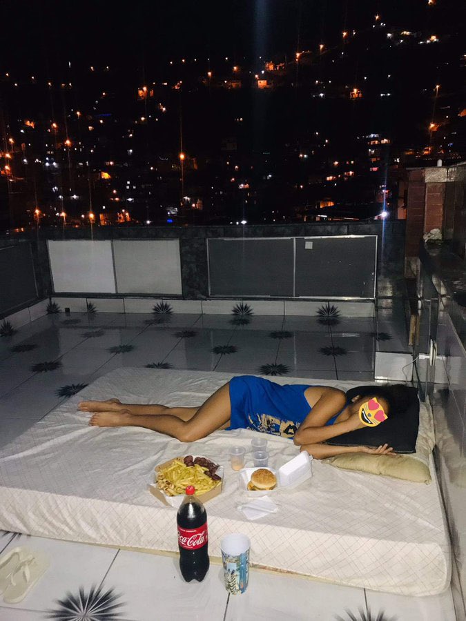 Mulher que gosta de coisa simples e sabe ser feliz pelo oq o cara representa pra ela, ao invés doq ele pode dar a ela, merece ganhar o MUNDO 🥰