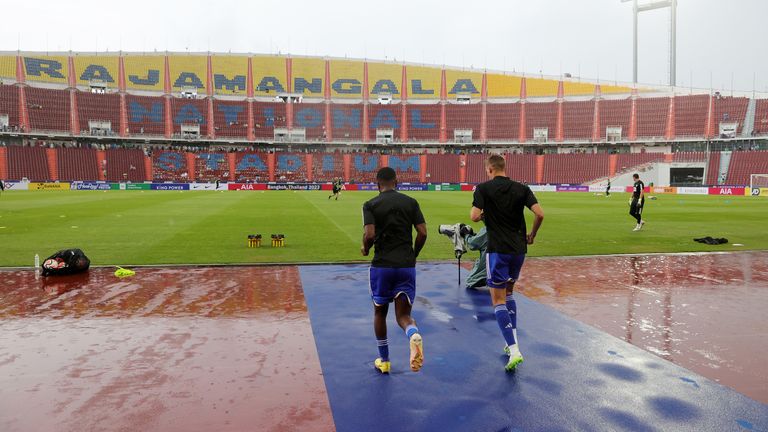 Tottenham vs Leicester called off due to waterlogged pitch https://t.co/sRfETLMCF5 https://t.co/bSfLPrHpZe