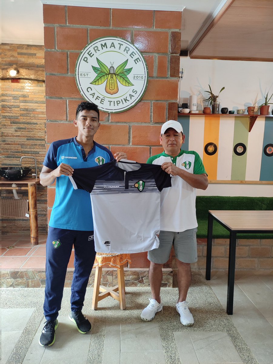 DannyCorrea25's tweet photo. ⭕Apoyando al fútbol profesional de Zamora Chinchipe. ⚽🏟️🇪🇨🥅
Hoy compartimos un lonch con (Club Profesional de Fútbol Los Ángeles) en las instalaciones de @PermatreeTipika @WalterVillacis_ 
#futbolprofesional
#yantzaza
#zamorachinchipe
#deporte
#salud https://t.co/qVo8vVdY7M