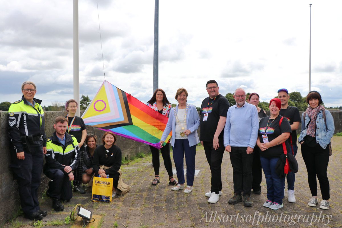 The Rain held off for us in Drogheda on Friday.

Official launch of Pride at <a href="/DMillmount/">Drogheda Museum Millmount</a> 

<a href="/Drogheda__Pride/">DROGHEDA PRIDE</a> <a href="/GCNmag/">Gay Community News</a> <a href="/Louthchat/">#LouthChat</a> <a href="/louthcoco/">Louth County Council</a> <a href="/nxfie/">NXF</a> <a href="/TheGalas/">The GALAS LGBTQ+ Awards</a> <a href="/volunteerlouth/">Volunteer Louth</a>