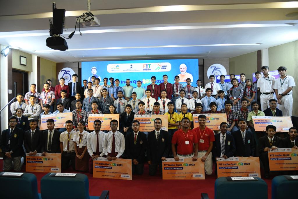 KAizawl's tweet photo. 🇮🇳 FIT India Quiz 2022 🏆
Honoring exceptional students Shlok Singh (Class X) &amp; Pushpangsu Sarkar (Class XII) &amp; mentor Mr. B.L.Verma from KVMZU.Felicitated by Hon'ble Shri Anurag Singh Thakur,Union Minister of Youth Affairs &amp; Sports. 🎉Congrats on their remarkable achievements. https://t.co/sf9NGnEMrY