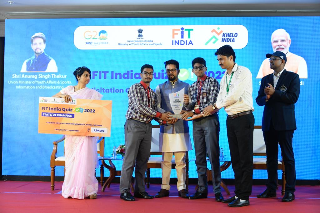 KAizawl's tweet photo. 🇮🇳 FIT India Quiz 2022 🏆
Honoring exceptional students Shlok Singh (Class X) &amp; Pushpangsu Sarkar (Class XII) &amp; mentor Mr. B.L.Verma from KVMZU.Felicitated by Hon'ble Shri Anurag Singh Thakur,Union Minister of Youth Affairs &amp; Sports. 🎉Congrats on their remarkable achievements. https://t.co/sf9NGnEMrY