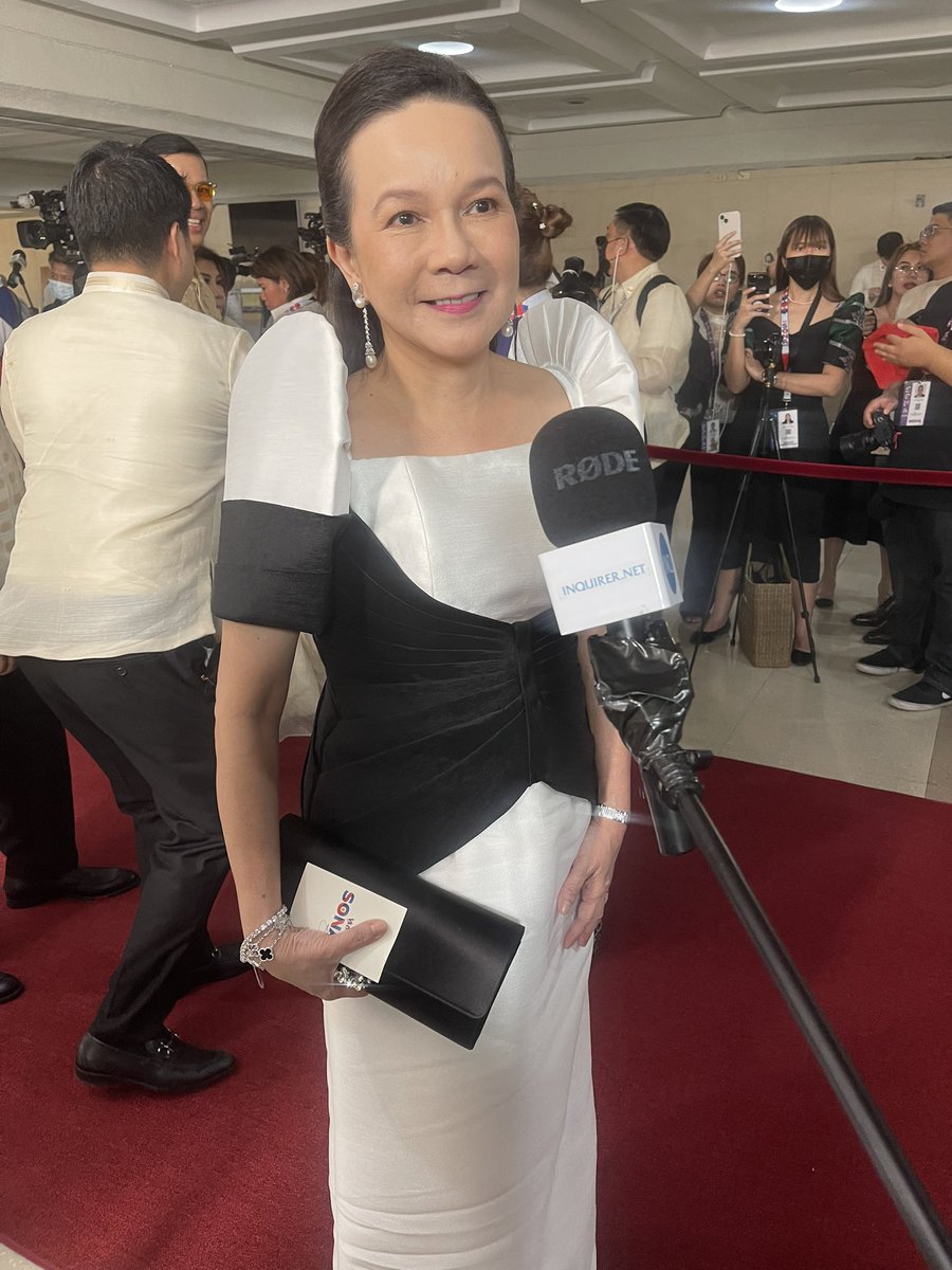 LOOK: Sen Grace Poe is wearing a Michael Leyva filipiniana at the Batasang Pambansa @News5PH @onenewsph