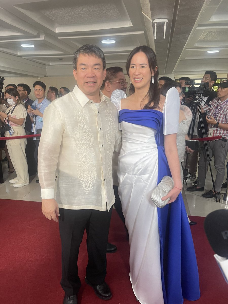 Senate minority leader Koko Pimentel w/ wife Kath arrives in the Batasang Pambansa for #SONA2023 <a href="/News5PH/">News5</a> <a href="/onenewsph/">ONE News PH</a>