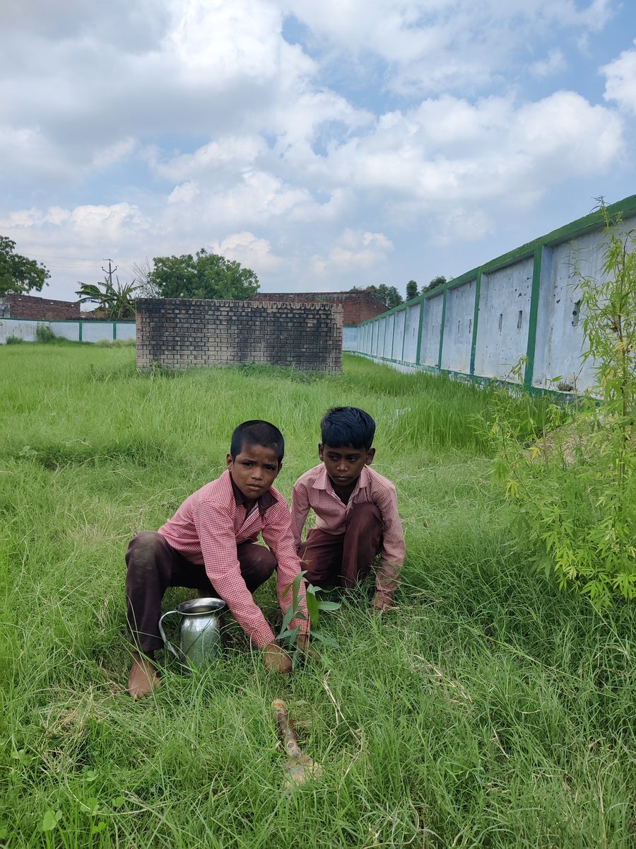 SumitSi48633410's tweet photo. 🌳#प्रकृति_मित्र🌳
Name- RAMTHEERATH
Designation- PRAKRTI MITRA
Address- PS MANPUR 
@shikshansamvad
@RedTapeMovement 
@teachersclubup @UNEP @Nature @eriksolheim @myogiadityanath
@narendramodi #nature_friend
साभार-प्रकृति मित्र परिवार मिशन शिक्षण संवाद https://t.co/fhc7Vi42OJ