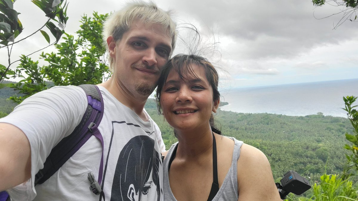 I don't post much on social media much anyways but when I'm on vacation, I definitely dont except on Facebook to keep my close friends and family updated. But here are some pics from our adventures yesterday 😊