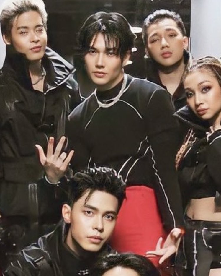 PhiJakSoCool04's tweet photo. ♡ ∩_∩
(„• ֊ •„)♡
┏━∪∪━━━━┓
💙 HANDSOME 💙
┗━━━━━━━┛
#BYLsDoNotYield
#BuildJakapan
#Beyourluve
@JakeB4rever https://t.co/QQRnQoe1kV