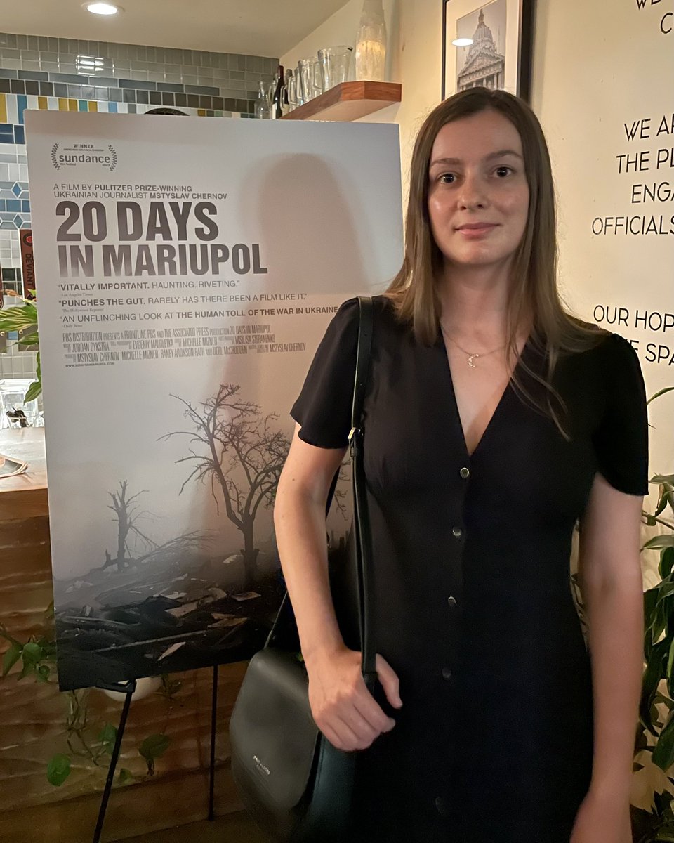 This weekend I watched the screening of @20DaysMariupol. It’s been one of the most honorary and difficult jobs in my life to translate the footage for this film. When the film ended, someone in the audience shouted: “Fuck Russia! Slava Ukraine!” and everyone applauded with tears.
