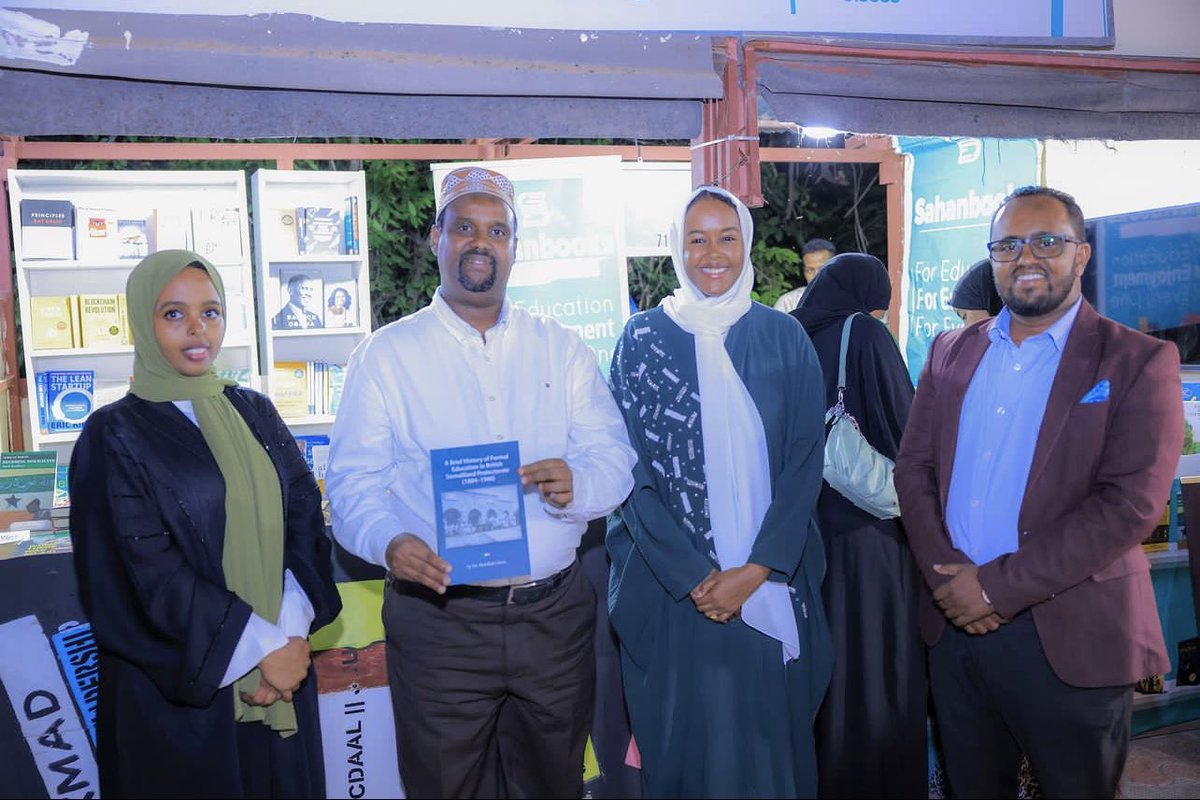 Nur1Adar's tweet photo. 📍hargeisa book fair , with @MDuale1 @SihaamMumin @sahanbooks . 
#Somaliland #HIBF2023 https://t.co/UmSsV3JX8e