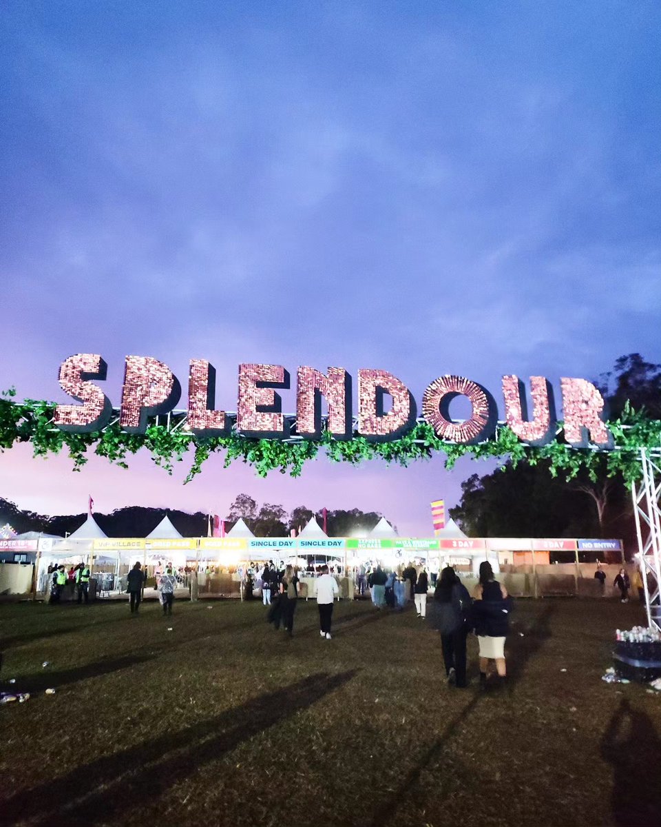 First time at #SplendourintheGrass = splendid but brrr ! Had a blast helping the publicity team, connecting with media pals and people watching backstage but got hit by the 'Splendour lurgy' so glad I skipped the afterparty ! #publicistlife 😅

#splendour #SITG2023 #PR #musicPR