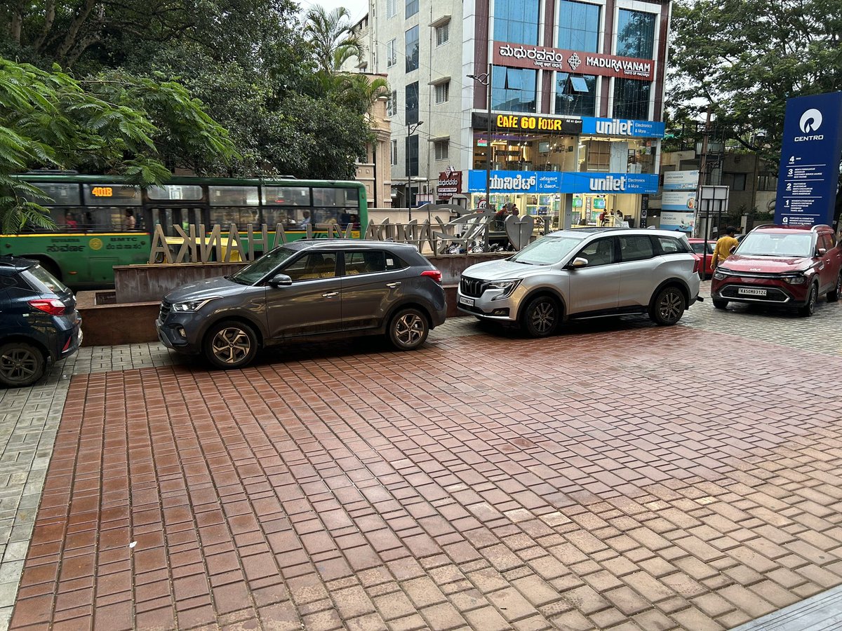 deep2483's tweet image. Please don’t visit INOX Garuda Mall Yelahanka for any movies or shopping. The mall mgmt keeps the door of Fire exit closed on one side. cars are parked on the peripheral road which will block any emergency vehicle entry @INOXMovies . @BlrCityPolice @KarFireDept take an action