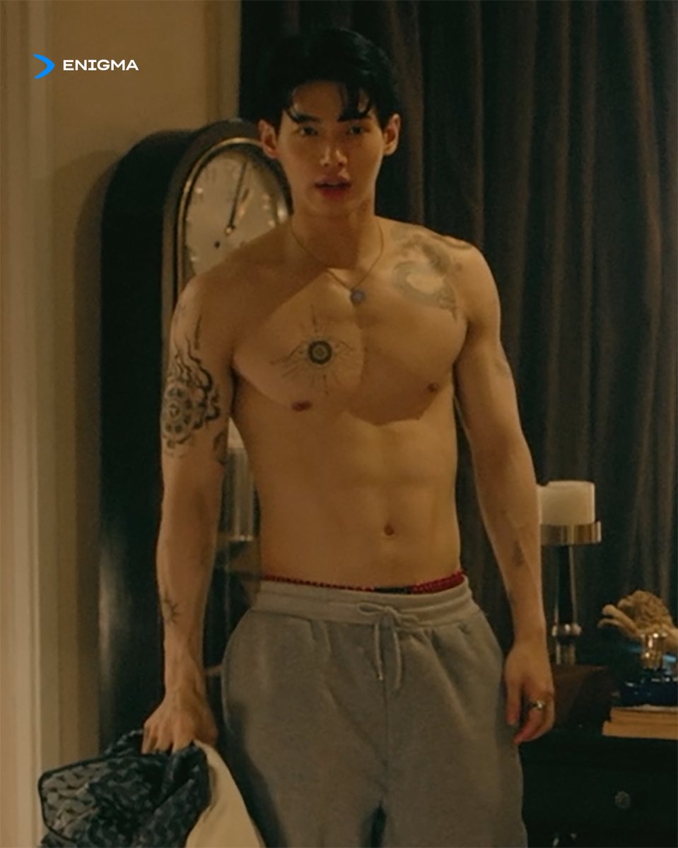 ⠀           (\ __ /)
              (O^O )
       ＿ノ ヽ ノ＼＿ 
    /　`/ ⌒Ｙ⌒ Ｙ　 \
 ( 　(三ヽ人　 /　 　|
|　ﾉ⌒＼ ￣￣ヽ　 ノ
ヽ＿＿＿＞､＿＿／
          ｜( 王 ﾉ〈 
           /ﾐ`ー―彡\ 
          |╰         ╯|   
          |       /\       |