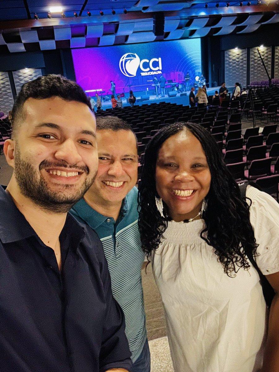 Grateful to start my mission week in #Honduras with a church service attended together with the CEO of <a href="/VisionFund/">VisionFund International</a> Honduras. We submit all our plans before God as we explore how to strengthen #partnerships with <a href="/worldvision/">World Vision</a>  Honduras for the <a href="/WorldVisionUSA/">World Vision USA</a> #THRIVE